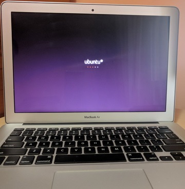 MacBook Ubuntu Loading